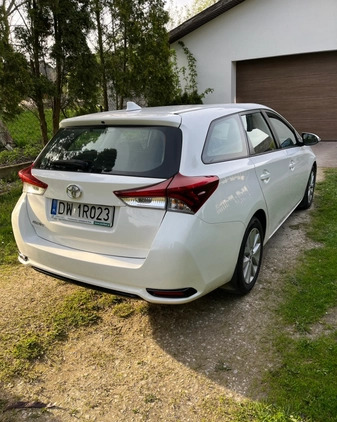 Toyota Auris cena 43500 przebieg: 151026, rok produkcji 2017 z Gościno małe 106